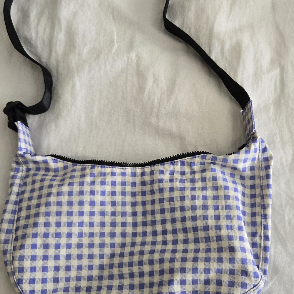 BAGGU Pansy Blue and White Gingham Medium Crescent Bag